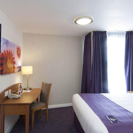 Premier Inn Market Harborough Room photo
