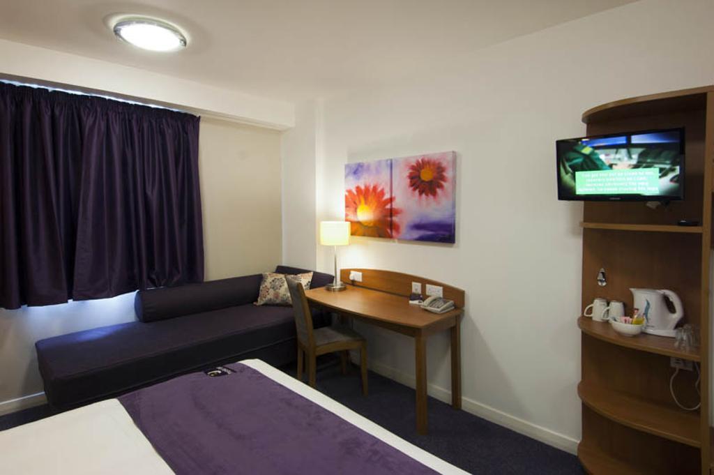 Premier Inn Market Harborough Exterior photo