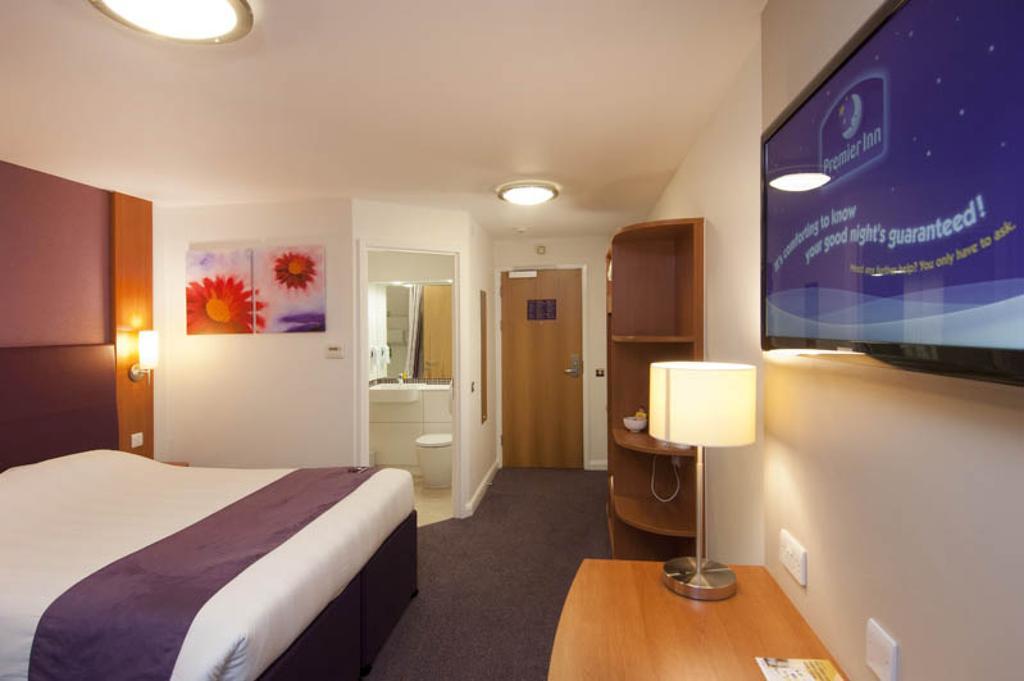 Premier Inn Market Harborough Exterior photo