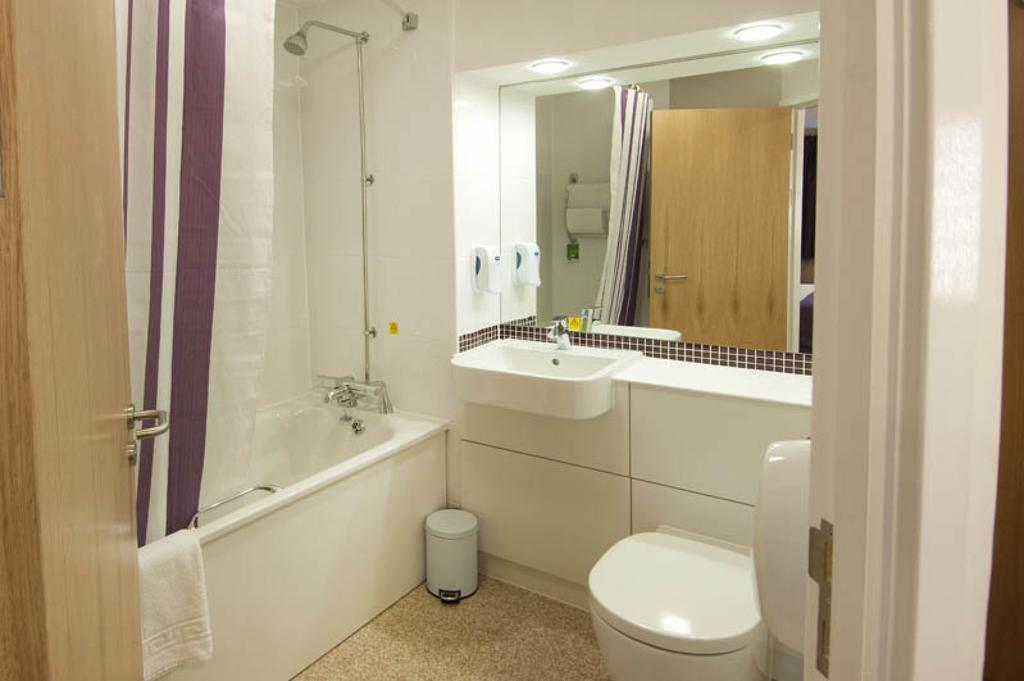 Premier Inn Market Harborough Room photo