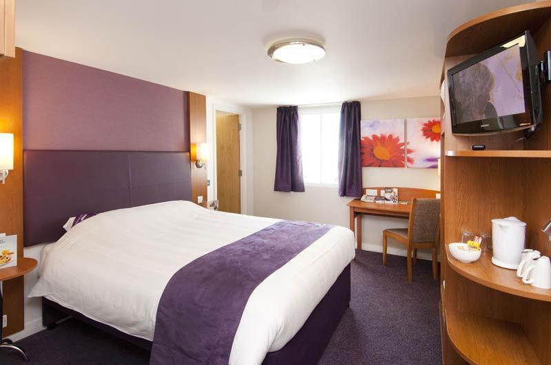 Premier Inn Market Harborough Exterior photo